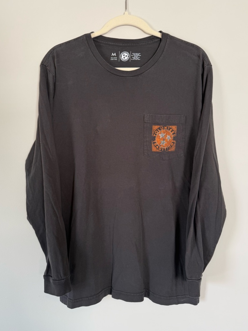 Volunteer Traditions Men’s Graphic Pocket Love Sleeve Washed Black Size Medium